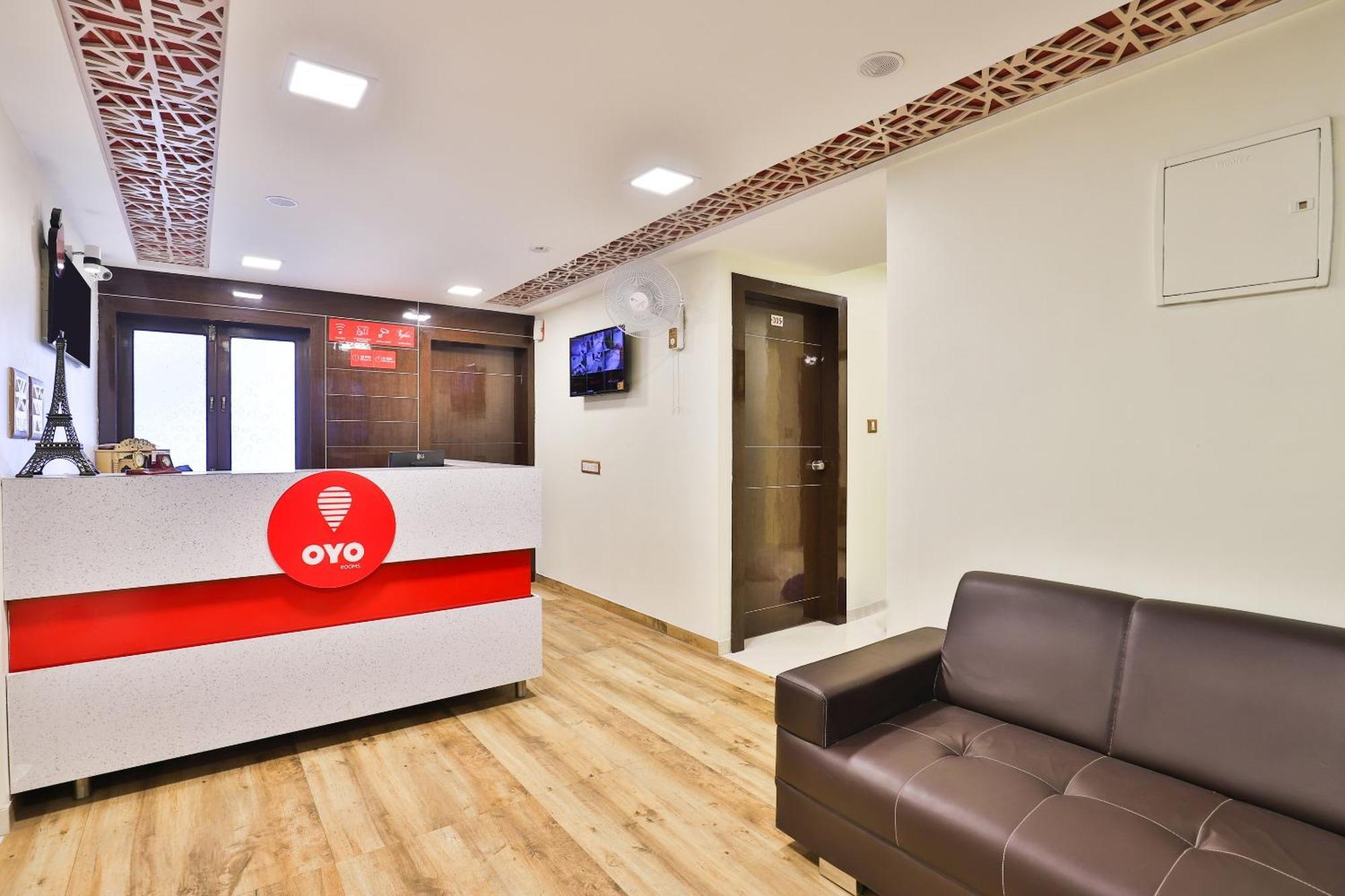 Hotel O Red Apple Ahmedabad Exterior photo